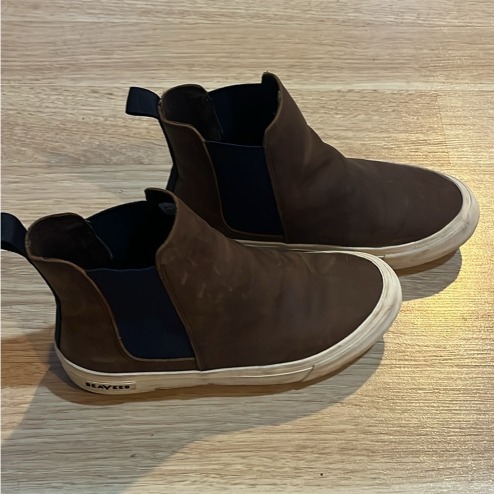 Size 7,  leather SeaVees